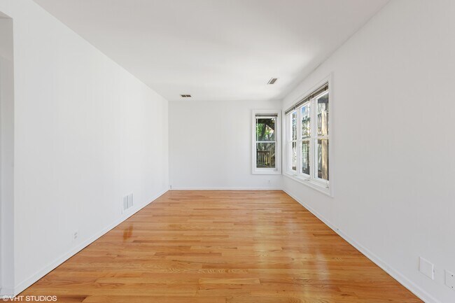 Foto del edificio - 1323 W George St