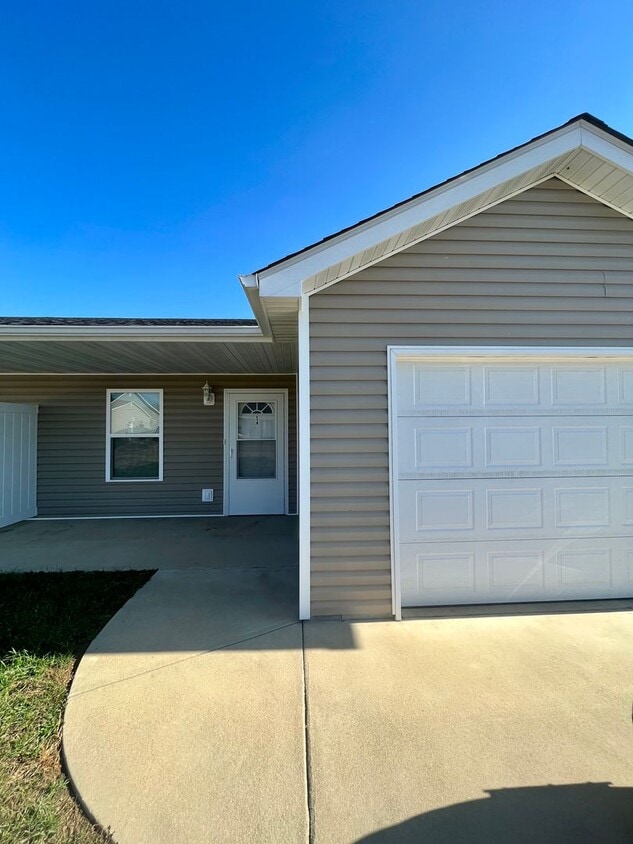 54 Patriot Dr, Sullivan, MO 63080 House Rental in Sullivan, MO