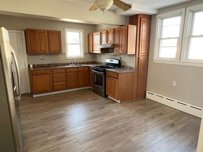 Foto del edificio - 738 South Seventh Street, 1