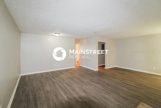 Foto del edificio - 3 Bedroom Pet-Friendly Home in Ellenwood, GA with Main Street Renewal