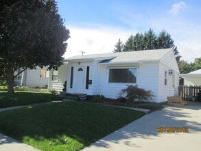 Building Photo - 408 Ramona Ave