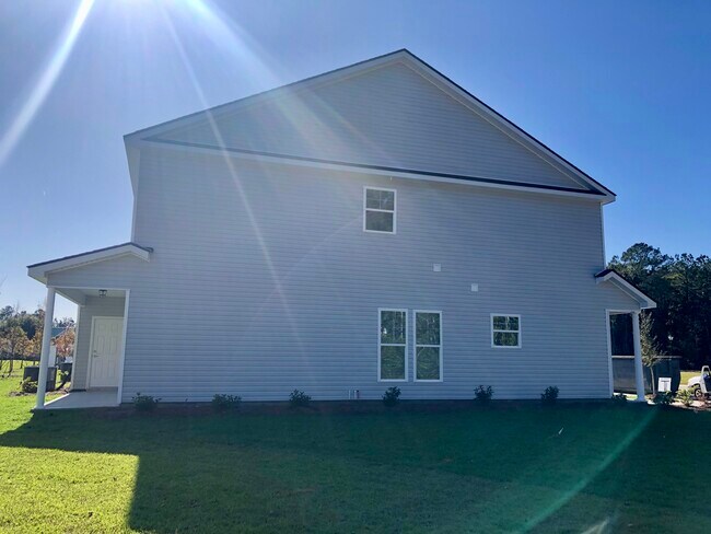Building Photo - 225 Sonoma Dr