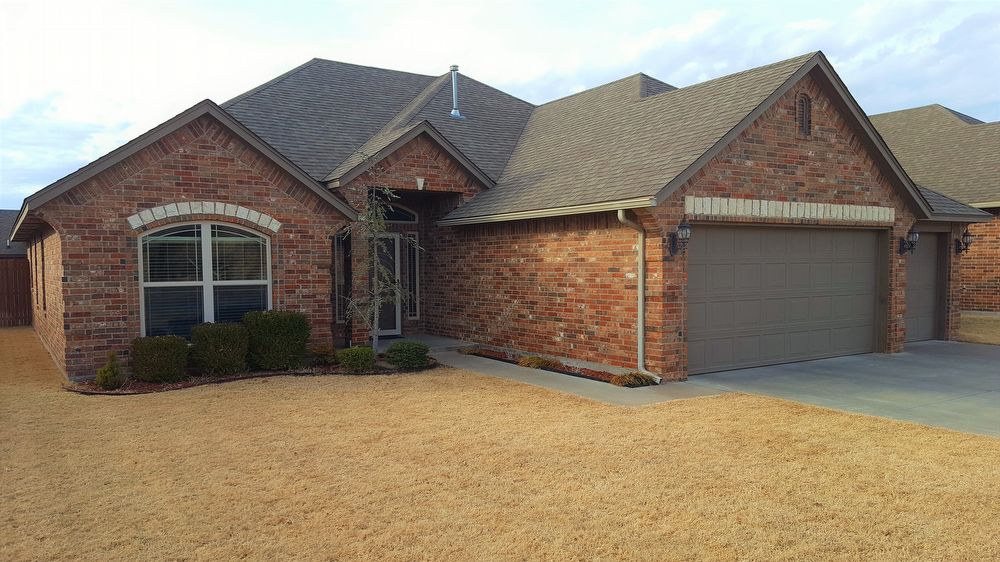 Primary Photo - Custom 4 bed in Moore With Storm Shelter