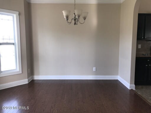 Building Photo - 800 Dahlia Court