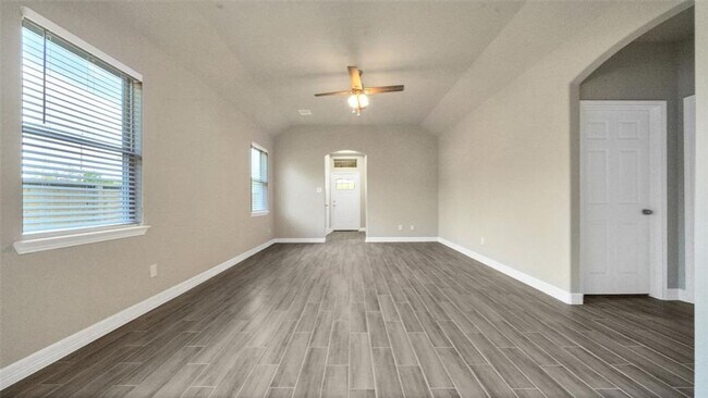 Building Photo - Charming 3BR House in Houston