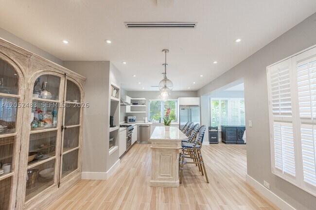 Foto del edificio - 935 NE 72nd Terrace