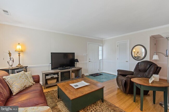 Building Photo - 414 Willow Turn