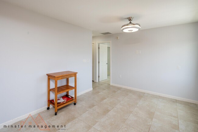 Building Photo - 2738 Leialoha Ave