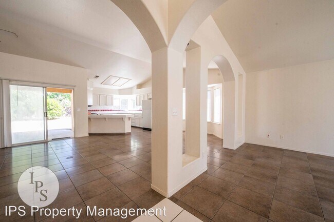 Building Photo - 3 br, 2 bath House - 14552 W. Sunset Ave.