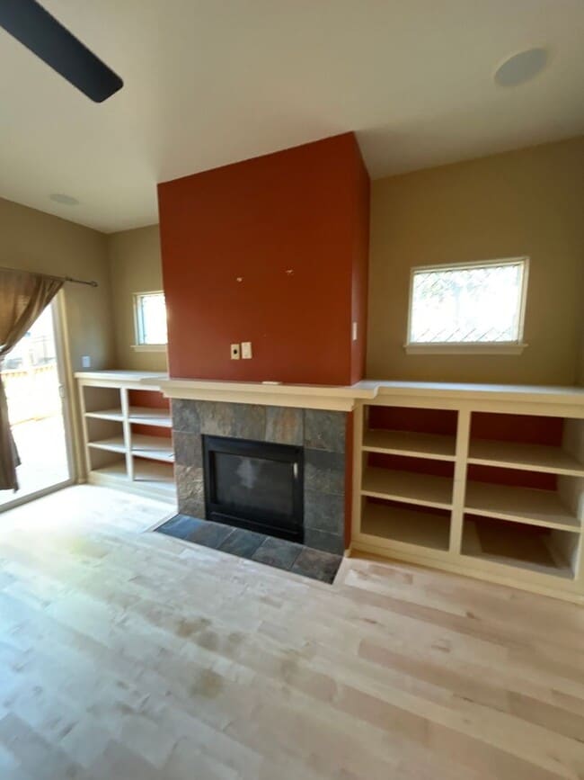 Building Photo - 3 Bedroom / 2.5 Bath Home in SW Redmond