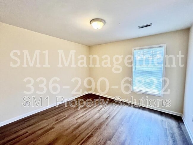 Building Photo - 121 Thomas St