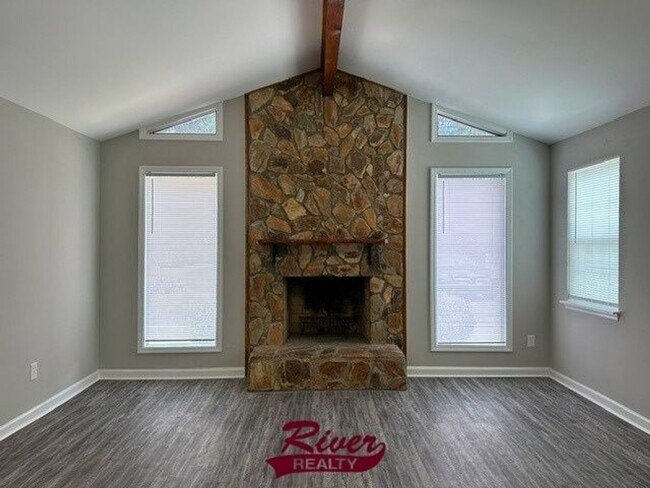 Building Photo - 2604 Carrington Dr