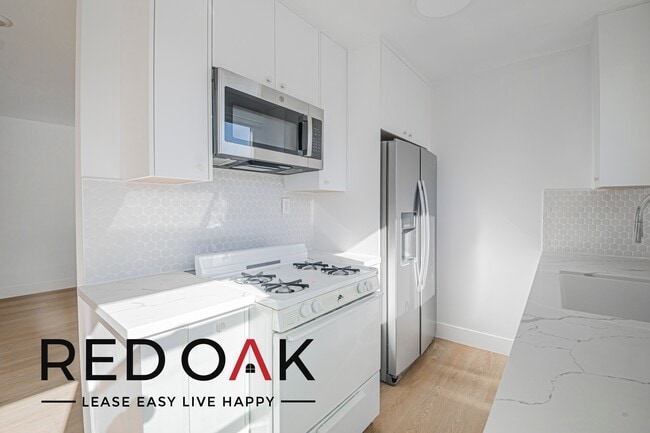 Building Photo - 1000 N Curson Ave