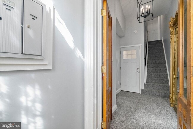 Building Photo - 2225 Mt Vernon St