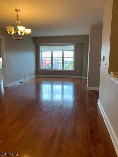 Foto del edificio - 48 S Park St