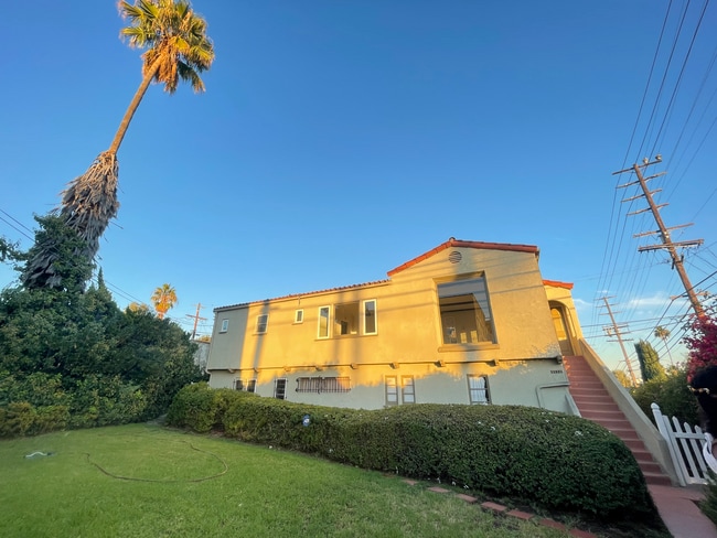 Charming Spanish 2/1 fourplex in the heart of Miracle Mile - 1362 S Stanley Ave