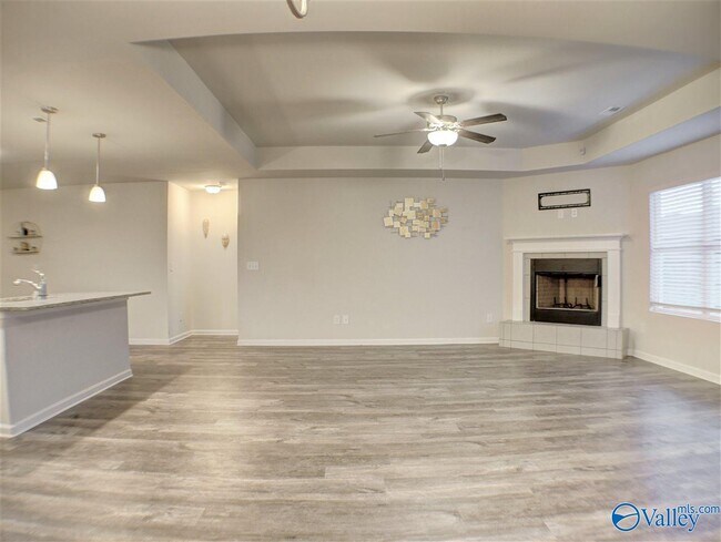 Building Photo - 125 Daymark Dr
