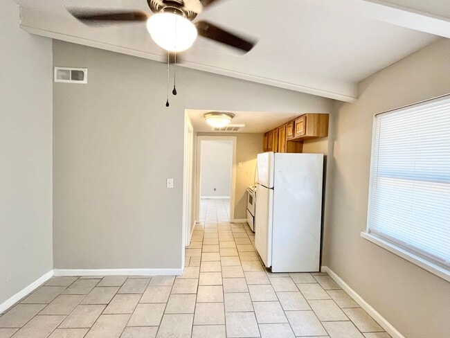 Building Photo - 2222 Zabel Dr