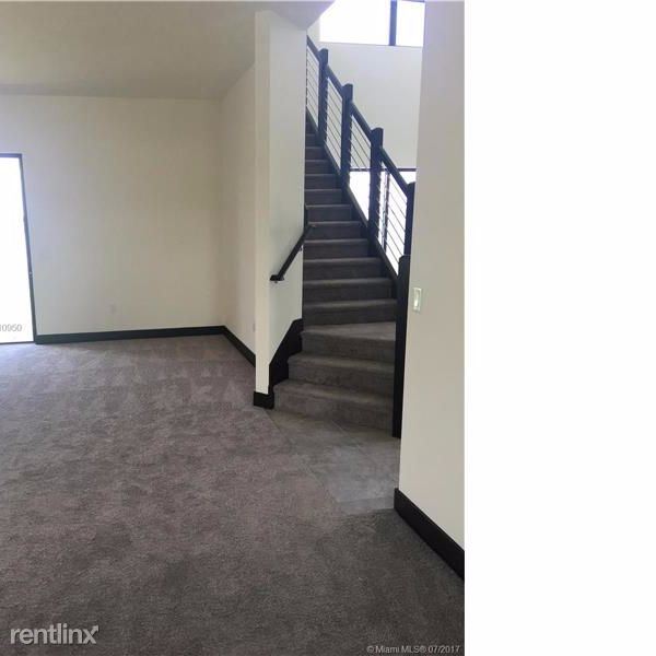 Foto del edificio - 8004 NW 154th St