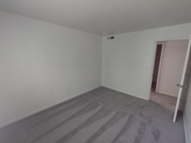 Building Photo - 600 Reusens Rd