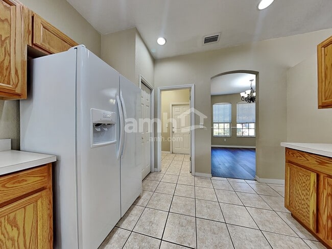 Building Photo - 1610 Loriana St