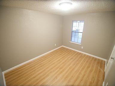 Foto del edificio - 417 Meadow Creek Dr