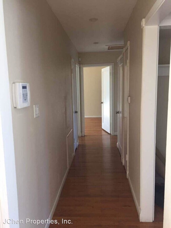 Building Photo - 3 br, 1 bath House - 1887 Clayton Way