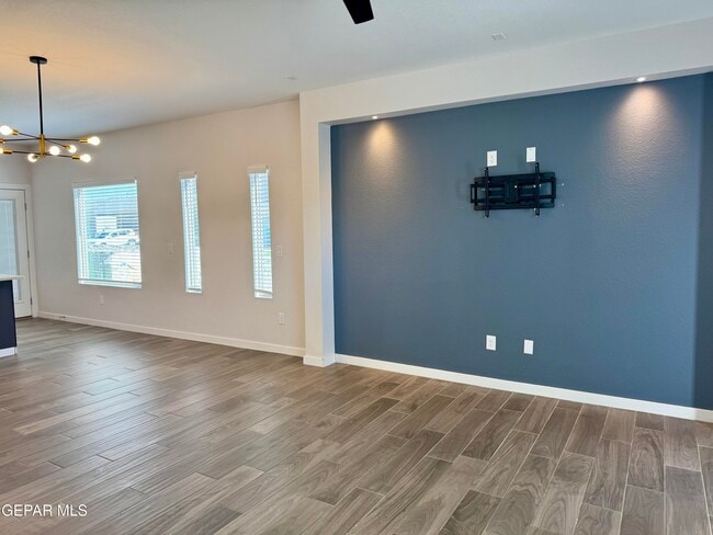 Building Photo - 12725 Don Norte St