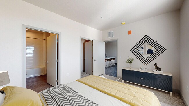 2/2, 1050sf - Railside at Wadsworth Station