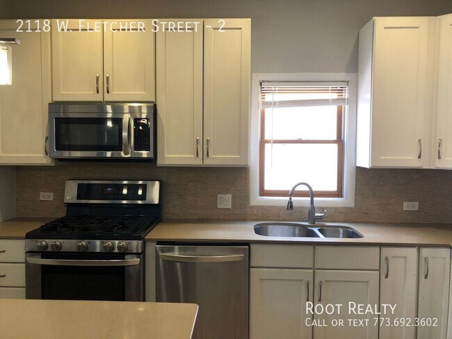 Foto del edificio - West Lakeview – Updated 2-Bdrm / 1-Bath – ...