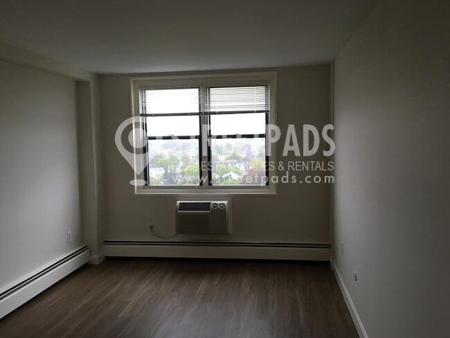 Building Photo - 2 bedroom in Cambridge MA 02138