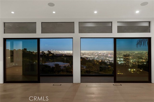 Foto del edificio - 9336 Lloydcrest Dr