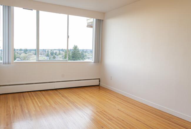 Building Photo - *Special Offer Available* Spacious 1-BR in...