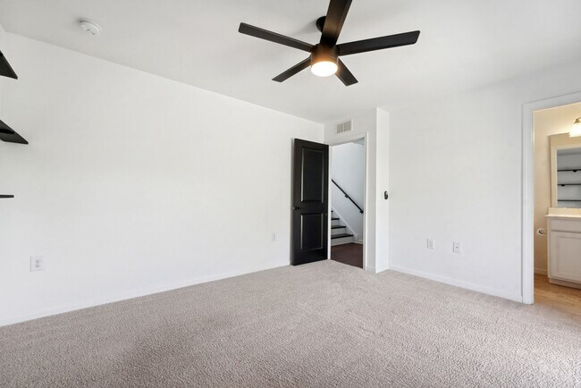 Building Photo - 260 Skymont Dr