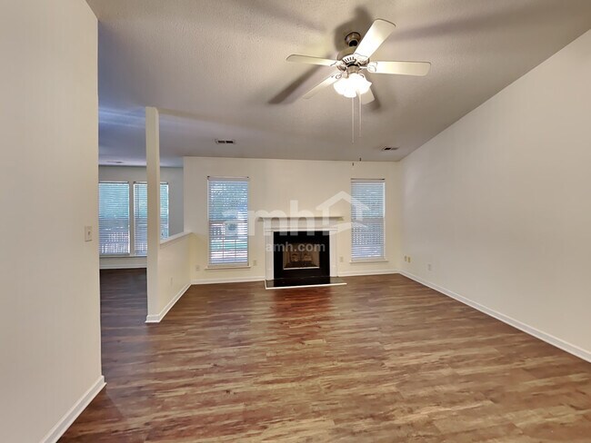 Foto del edificio - 4335 Bubbling Brook Ct