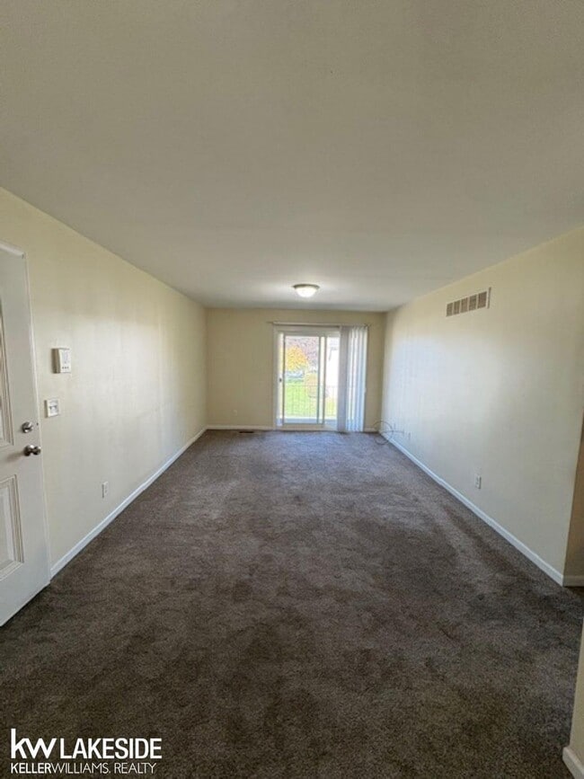 Building Photo - 14231 Ivanhoe Dr