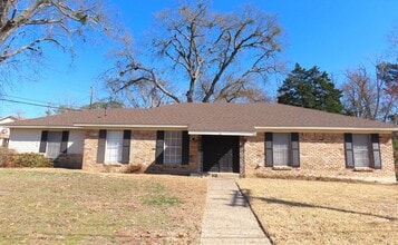 Building Photo - 3800 Brookwood Dr