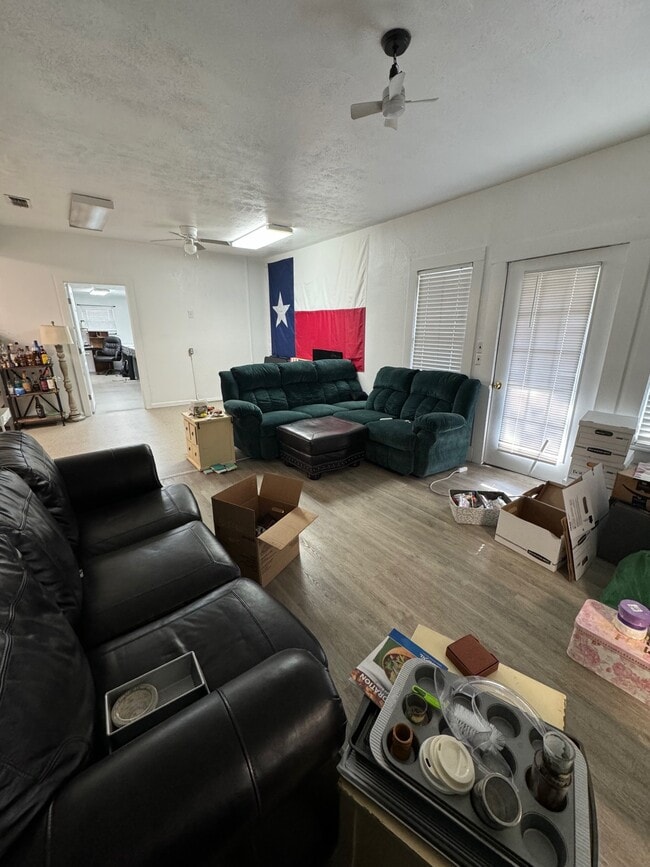 Building Photo - 683 W Tarleton St