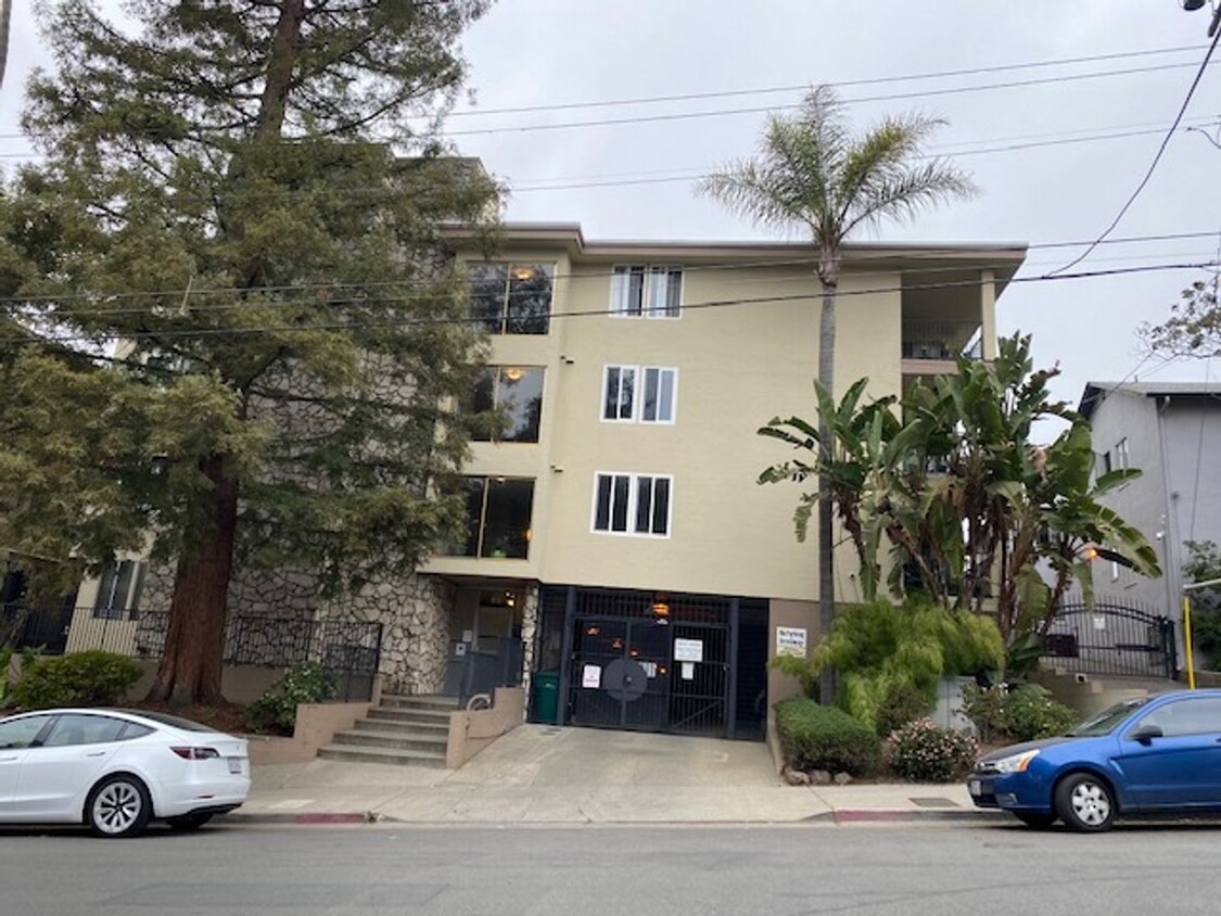 Primary Photo - 1br Condo near Lake Merritt!