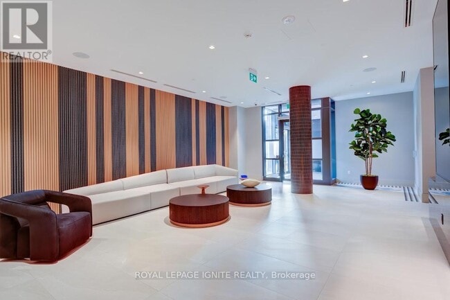 Photo du bâtiment - 2545-2545 Simcoe St N