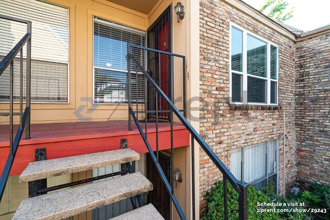 Building Photo - 3303 W Greenridge Dr