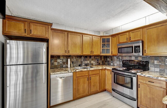 Foto del edificio - 65 Lake Arbor Dr