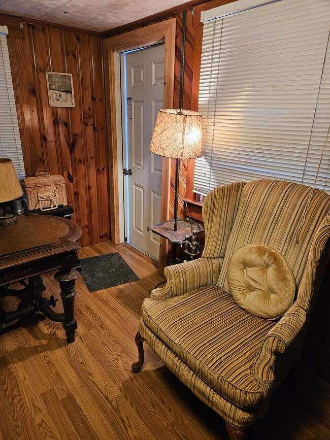 Biblioteca, segunda BR - 66 Long Pond Rd S