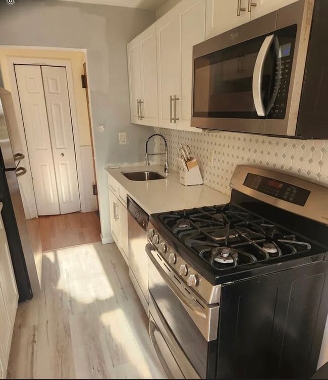 Building Photo - 7A Hemlock Dr