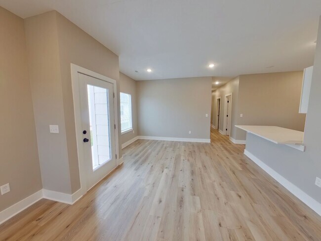 Foto del edificio - 6814 W White Pne St