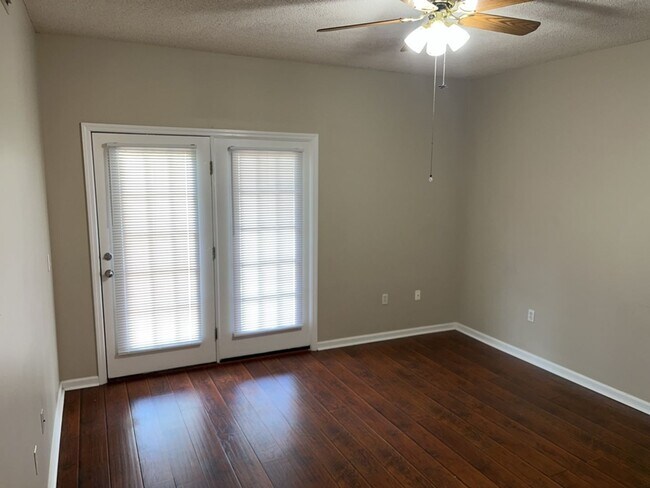 Foto del edificio - 22 E Dubois St