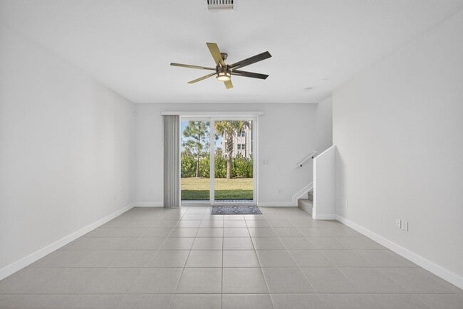 Foto del edificio - 846 SE Grovebush Ln