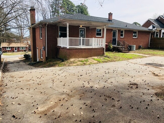 Rear - 3220 Glenview Ave