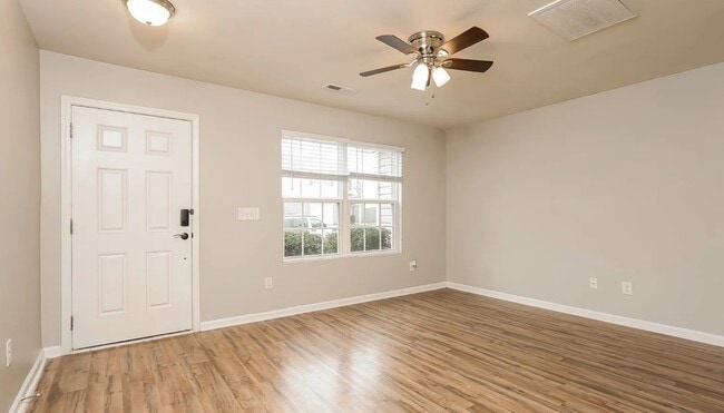 Foto del edificio - 3985 Shallowcreek Ct