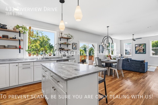 Building Photo - 431 Riverview Dr